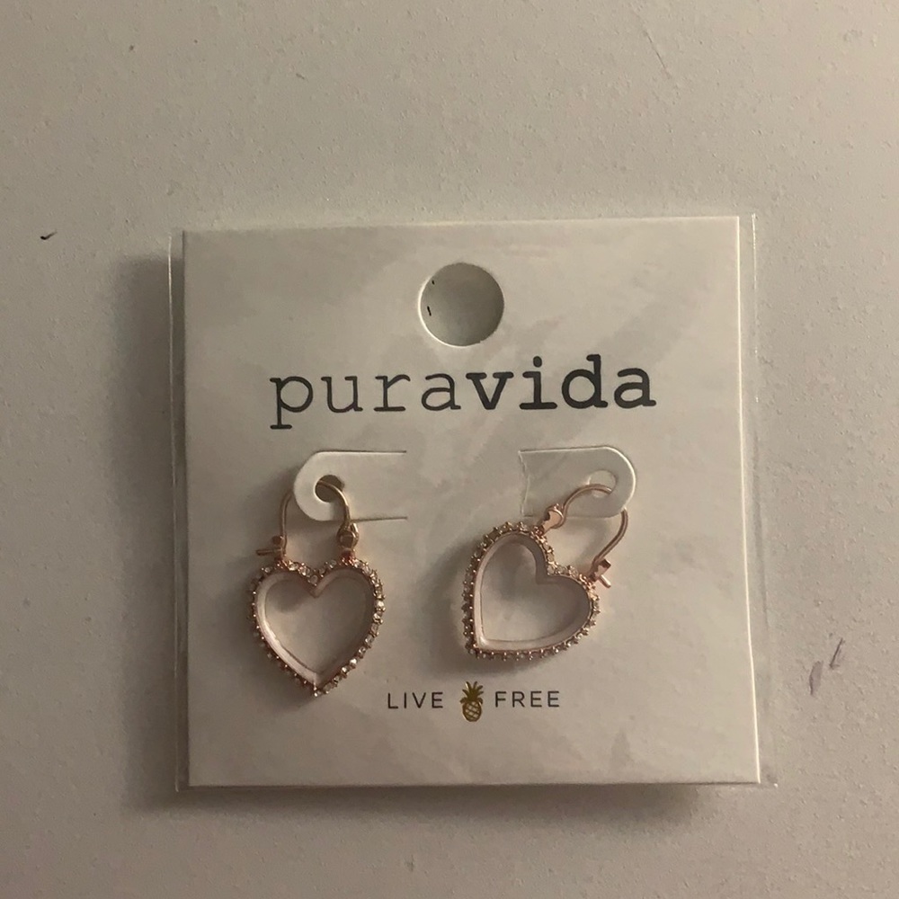 Pura Vida heart earrings